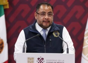 Omar Reyes llega a la UIF y Sheinbaum lanza consulta nacional sobre reforma electoral