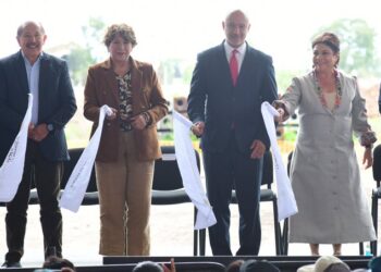 Clara Brugada anuncia 20 nuevos puentes para unir CDMX con el Estado de México