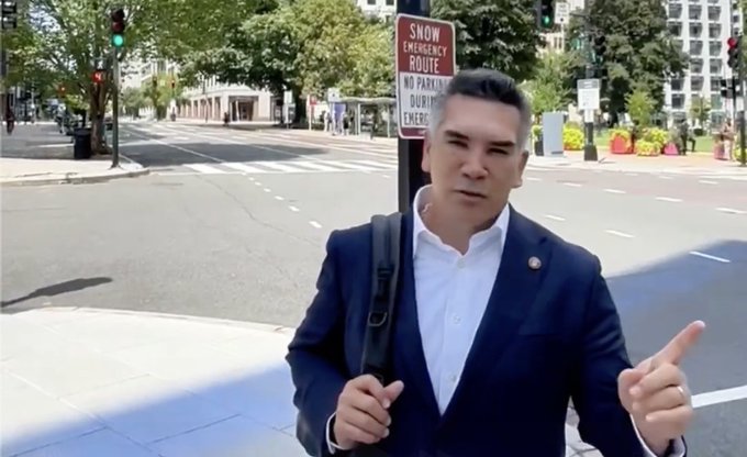 Desde Washington, Alito acusa a Morena de corrupción y crimen organizado