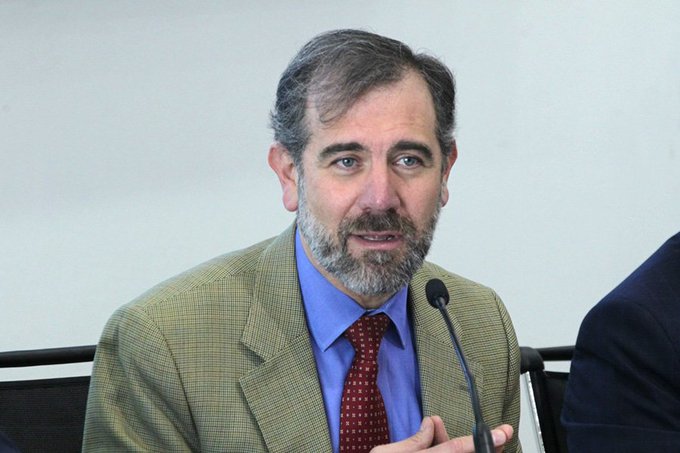 SCJN ordena retirar a Lorenzo Córdova de libros de texto por afectación a su imagen