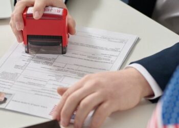 EU endurece requisitos para visa: menores de 14 y mayores de 79 años deberán acudir a entrevista