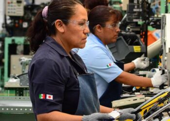 Brecha laboral de género: mujeres destinan 3.1 horas más al trabajo que los hombres