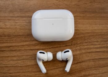 Apple lanza AirPods con traducción en vivo y nuevos sensores