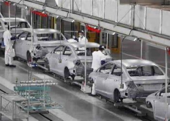 México y China buscan evitar choque por aranceles a autos
