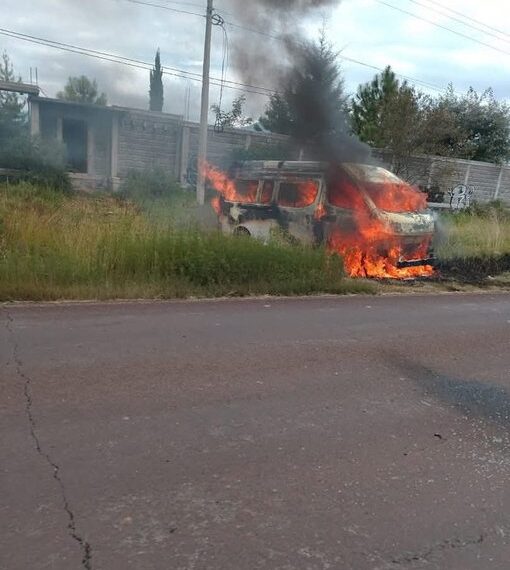Ataques armados en Michoacán y Sinaloa dejan cuatro muertos y varios vehículos destruidos
