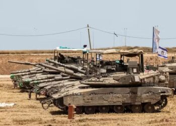 Israel despliega tanques en Gaza y recrudece la ofensiva militar