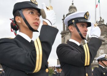 México conmemora el 215 aniversario de la Independencia con desfiles en todo el país