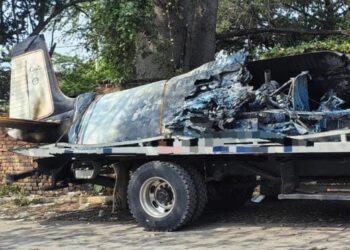 Ataque del CJNG en Parácuaro: incendian avioneta en aeródromo de Michoacán