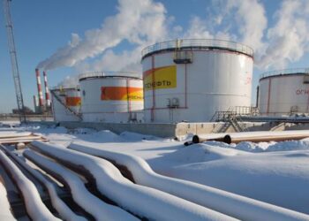 El petróleo se encarece más de 5% tras nuevas sanciones de Estados Unidos contra Rusia