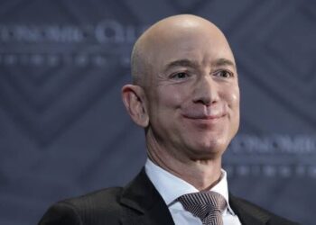 Jeff Bezos, figura central del America Business Forum junto a líderes mundiales