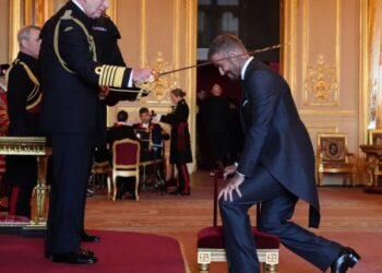 David Beckham es nombrado caballero por el rey Carlos III