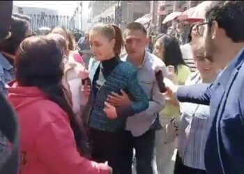 Incidente en Palacio Nacional: hombre toca sin consentimiento a Claudia Sheinbaum