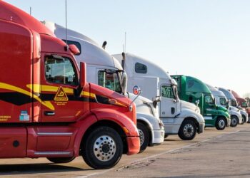 Industria de camiones sufre desplome histórico en México durante octubre