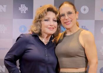 Angélica Vale rompe en llanto al hablar de su divorcio y recibe el apoyo de su madre, Angélica María