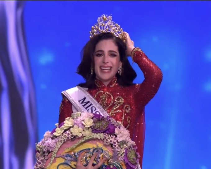 Sheinbaum reconoce a Fátima Bosch tras su coronación como Miss Universo 2025