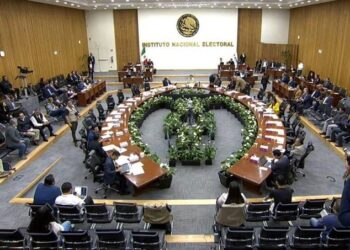 INE descarta el voto por internet y divide posturas entre partidos y consejeros