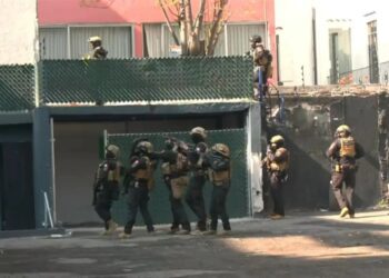 Balacera en operativo antiextorsión en la Cuauhtémoc deja seis detenidos y un policía herido