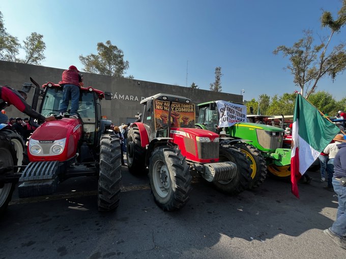 Agricultores endurecen protestas por la Ley Nacional de Aguas y generan bloqueos en fronteras, carreteras y San Lázaro