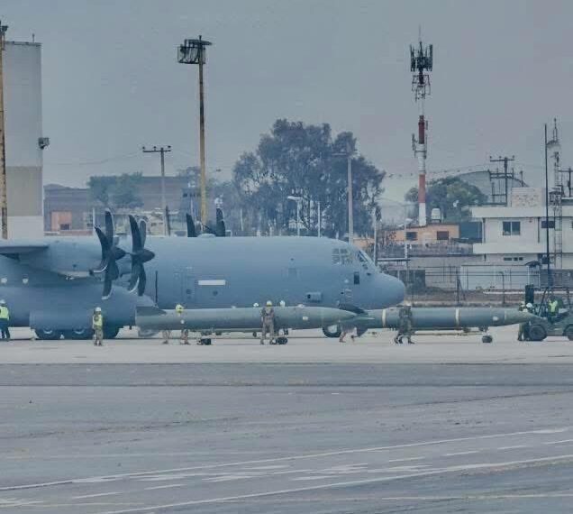 Avión militar de Estados Unidos aterriza en Toluca y autoridades no informan motivo