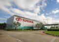 Trump atribuye a los aranceles traslado parcial de Toyota a Texas; México aclara que la automotriz permanece en el país