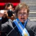 Milei firma decreto para impedir el ingreso y expulsar a extranjeros que promuevan odio contra Argentina
