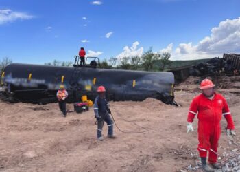 Autoridades intensifican supervisión a Ferromex tras derrame de hidrosulfuro de sodio en Sonora