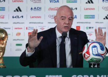 Mundial en el centro de la polémica: FIFA propone atraer inversión privada y genera rechazo