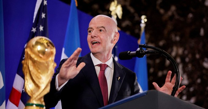 Aficionados de todo el mundo exigen la renuncia de Gianni Infantino a la FIFA