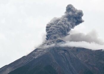 Guatemala activa máxima alerta por la violenta erupción del Volcán de Fuego