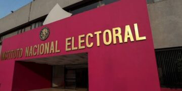 Sheinbaum critica la propuesta presupuestal del INE para las elecciones federales de 2027