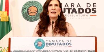 Kenia López pide incluir a las mañaneras en las reglas de derecho de réplica