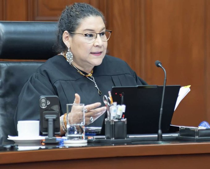 Lenia Batres cuestiona presupuesto de la SCJN y pide recortar gastos