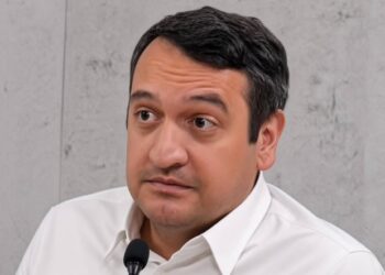 EU retira visa a Andy López Beltrán; acusa una decisión política y propagandística