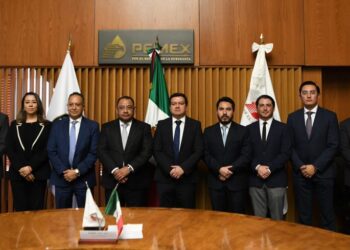 Pemex y UIF estrechan coordinación para detectar redes del mercado ilegal de combustibles