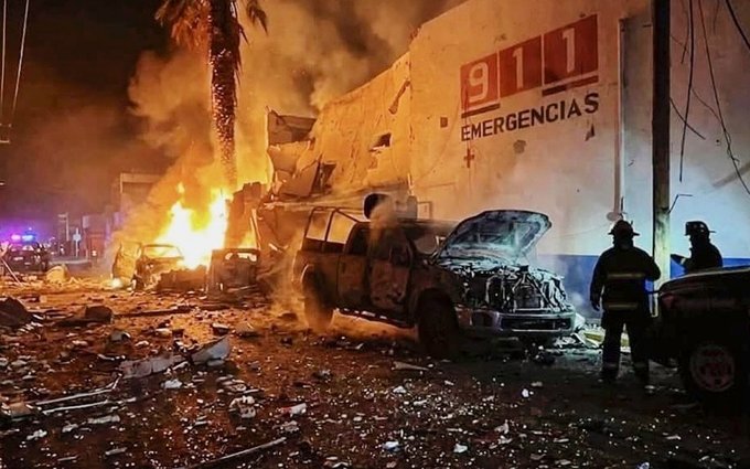 Siete heridos tras explosión de coche bomba frente a comandancia en Zacatecas