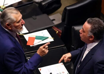 Enrique Inzunza mantiene privilegios legislativos tras separarse de Morena