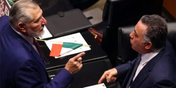 Enrique Inzunza mantiene privilegios legislativos tras separarse de Morena