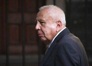 Víctimas cuestionan ausencia de Francisco Garduño en audiencia por incendio del INM