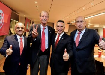 Alito Moreno y Vicente Fox llaman a defender democracia desde la oposición