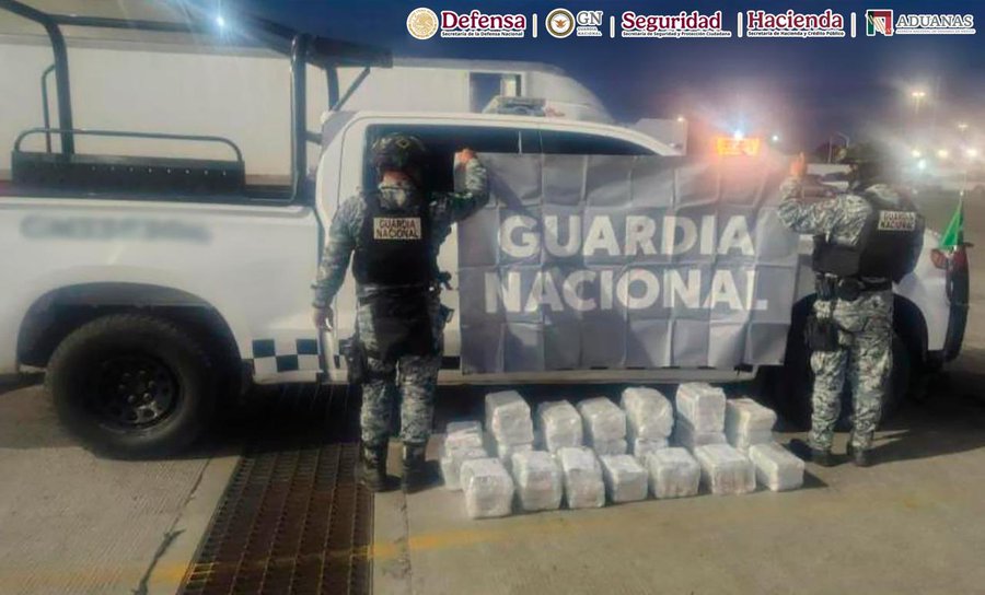 Descubren cargamento de cocaína oculto en doble fondo de camión en Tijuana