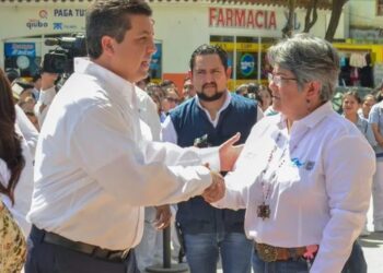 Molina Gamboa acusa a Cabeza de Vaca por contratos otorgados durante su gobierno