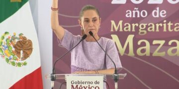 Abucheos y protestas acompañan a Sheinbaum durante presentación de avances en Colima