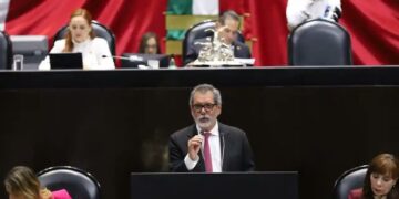 Édgar Amador destaca reducción del déficit y mayor recaudación sin subir impuestos