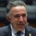 Entregan firmas para pedir que Enrique Inzunza enfrente acusaciones sin fuero