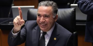 Enrique Inzunza presenta su segundo informe y defiende su actuación política