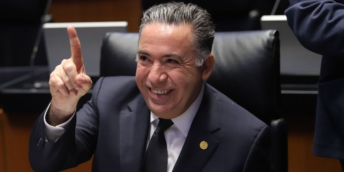 Enrique Inzunza presenta su segundo informe y defiende su actuación política