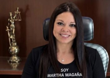 Protestan en apoyo a Martha Magaña y exigen audiencia pública ante Tribunal de Disciplina