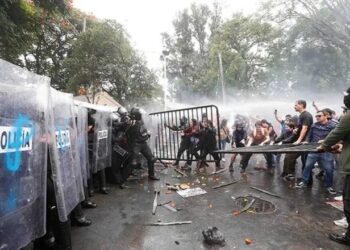 Sheinbaum pide a Lemus aclarar detenciones tras protesta por agua contaminada en Jalisco