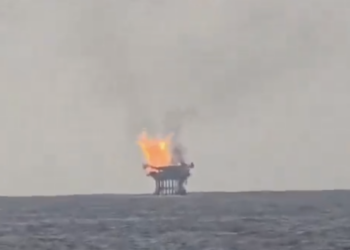 Pemex atiende incendio en plataforma marina de Campeche; descartan lesionados