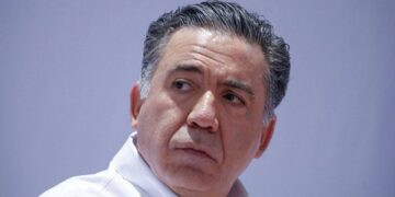 Exigen que Enrique Inzunza enfrente acusaciones sin fuero; Senado responde que depende del senador